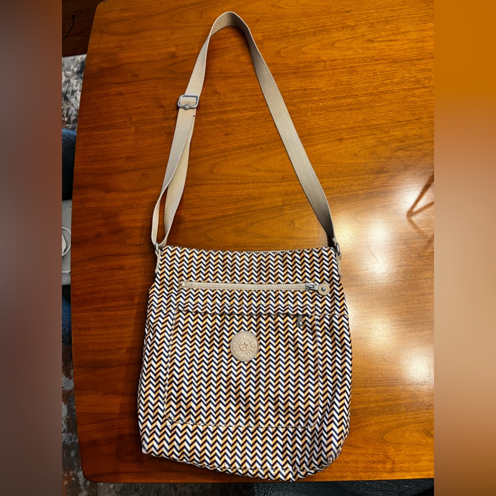 Kipling Bag, I Reversed The Inside Of The Bag To … - image 4